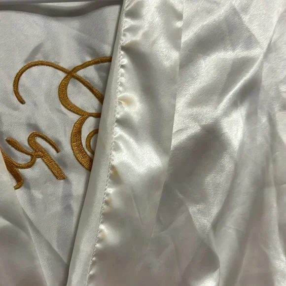 Bride Robe - Picture 5 of 6